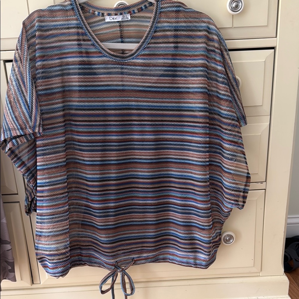 NWOT Derek Heart Gray and White Boxy Tie Front T-Shirt